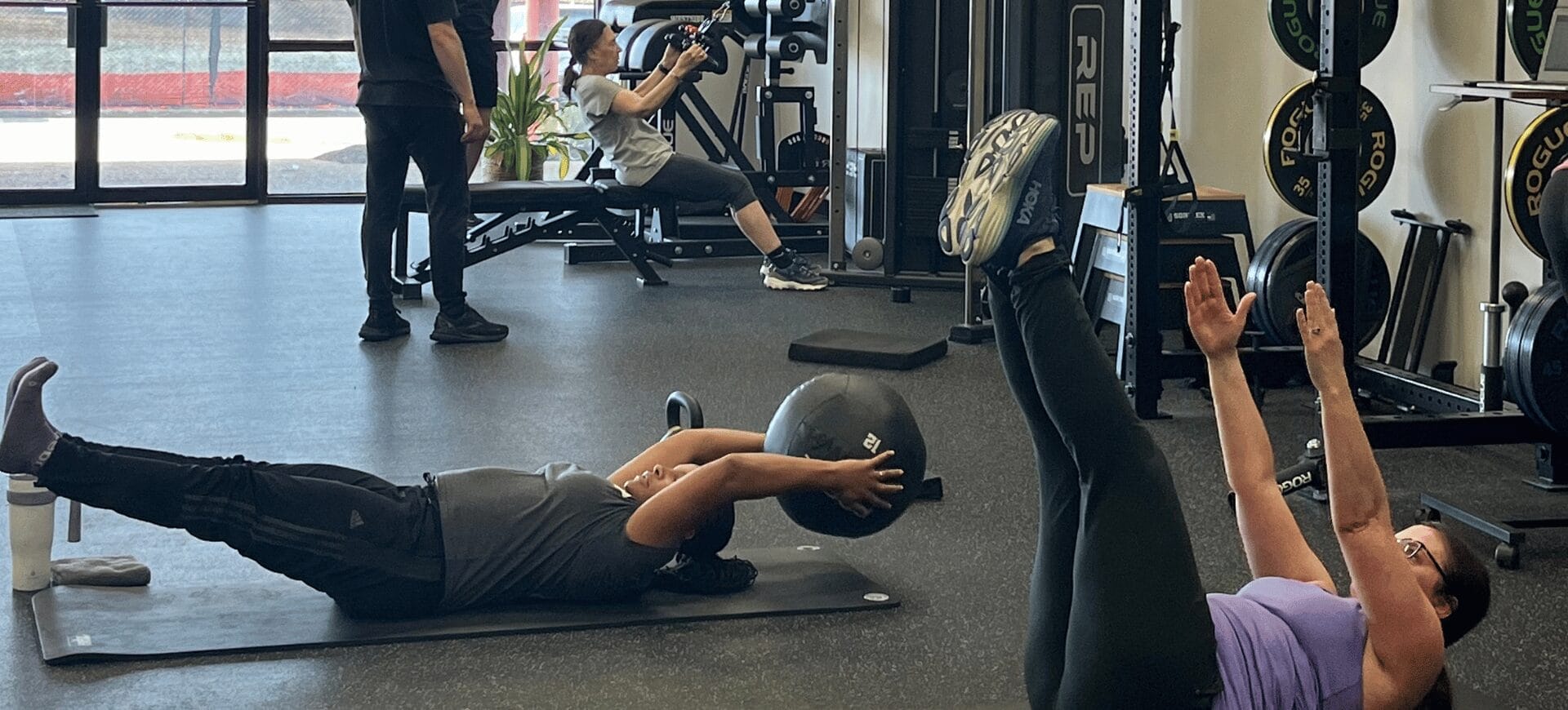 women at ROI Strength doing personal training in Midlothian